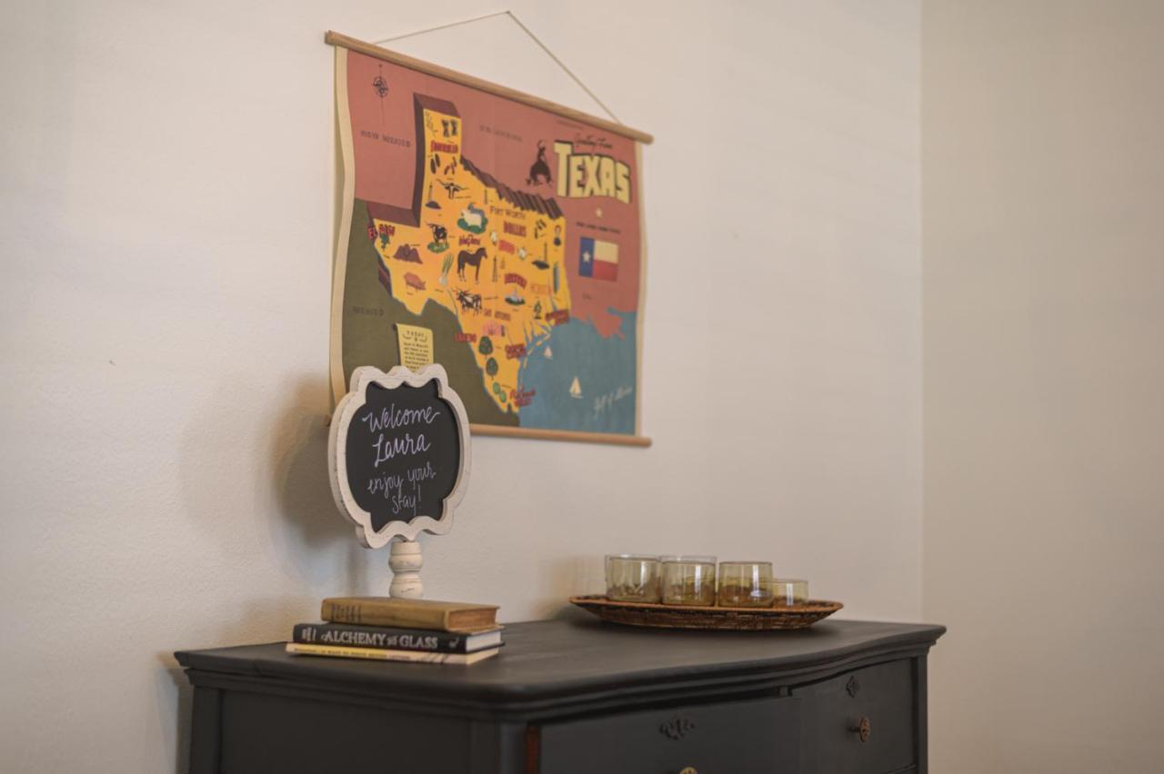 Restored 1930S Uptown Bungalow 2 Min. To Magnolia واكو المظهر الخارجي الصورة