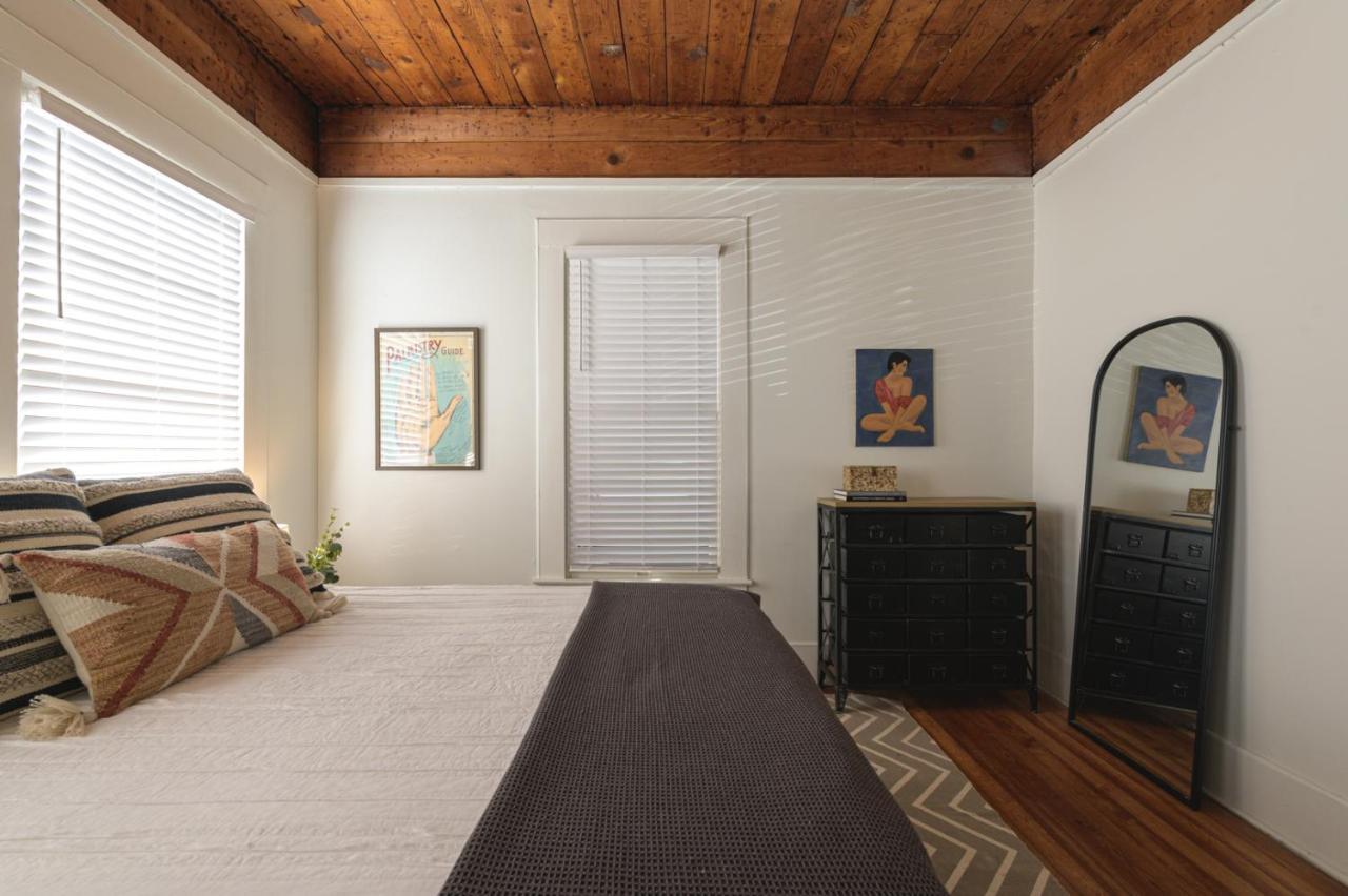 Restored 1930S Uptown Bungalow 2 Min. To Magnolia واكو المظهر الخارجي الصورة